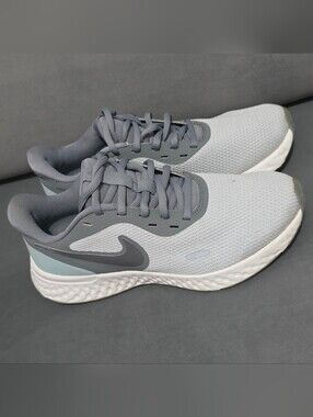 Nike Revolution 5 Women’s Running Sneakers Size 7.5 – Good Condition
